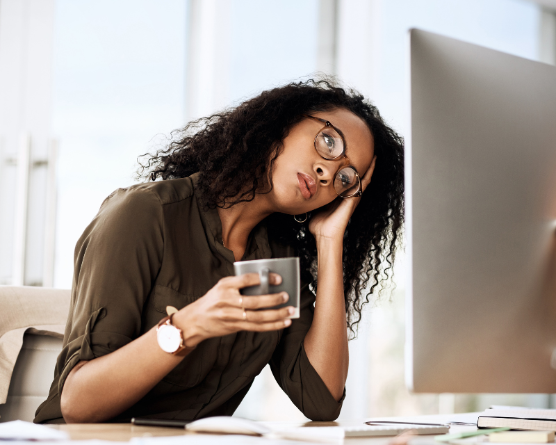 woman-frustrated-by-tech-800x640